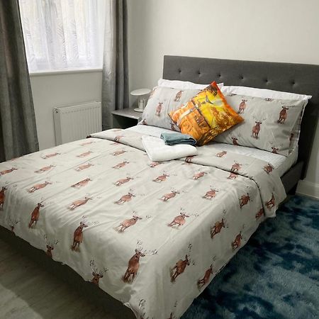 Stanton - Impeccable And Stylish 2 Bedroom ดาเกนแนม ภายนอก รูปภาพ