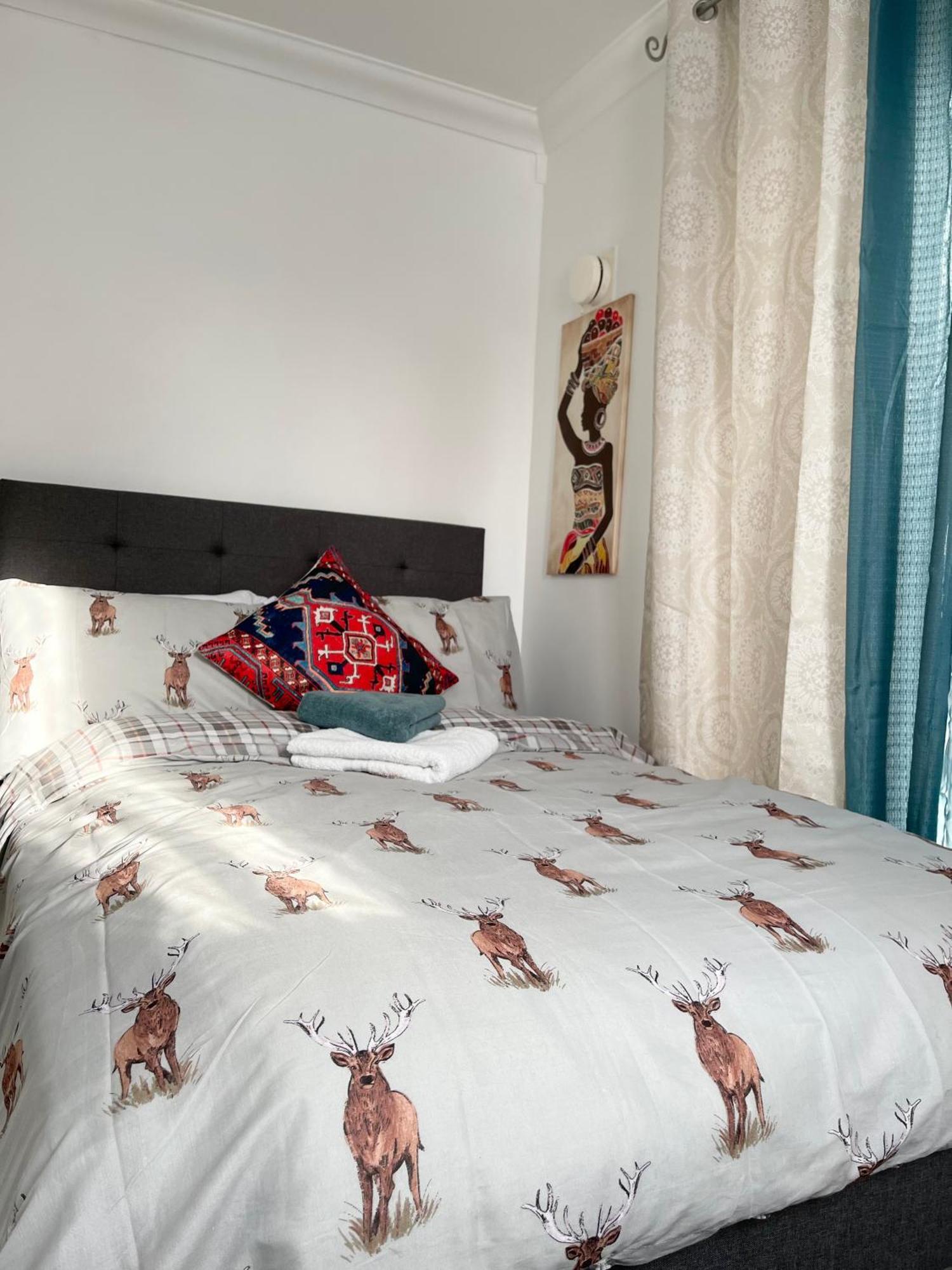 Stanton - Impeccable And Stylish 2 Bedroom ดาเกนแนม ภายนอก รูปภาพ